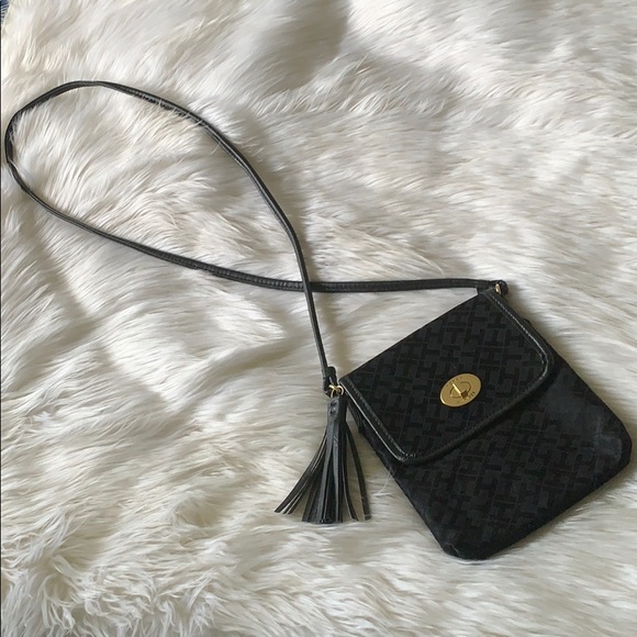 Tommy Hilfiger crossbody purse - Picture 2 of 5